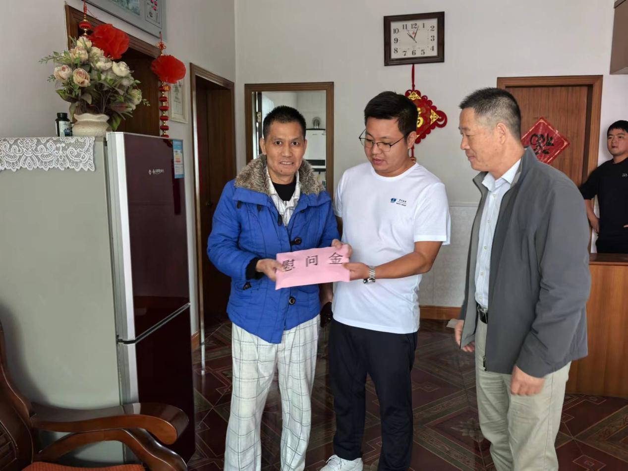 心系患病職工，傳遞工會真情——公司工會開展慰問困難職工活動